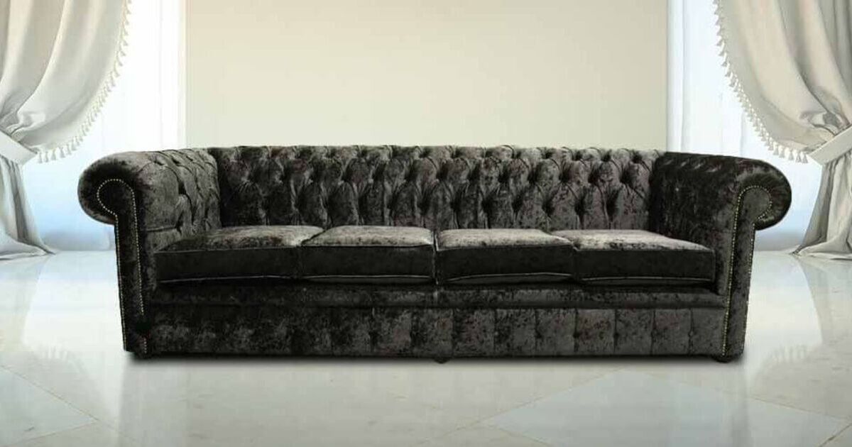 Ebony black velvet Chesterfield sofa DesingerSofas4U