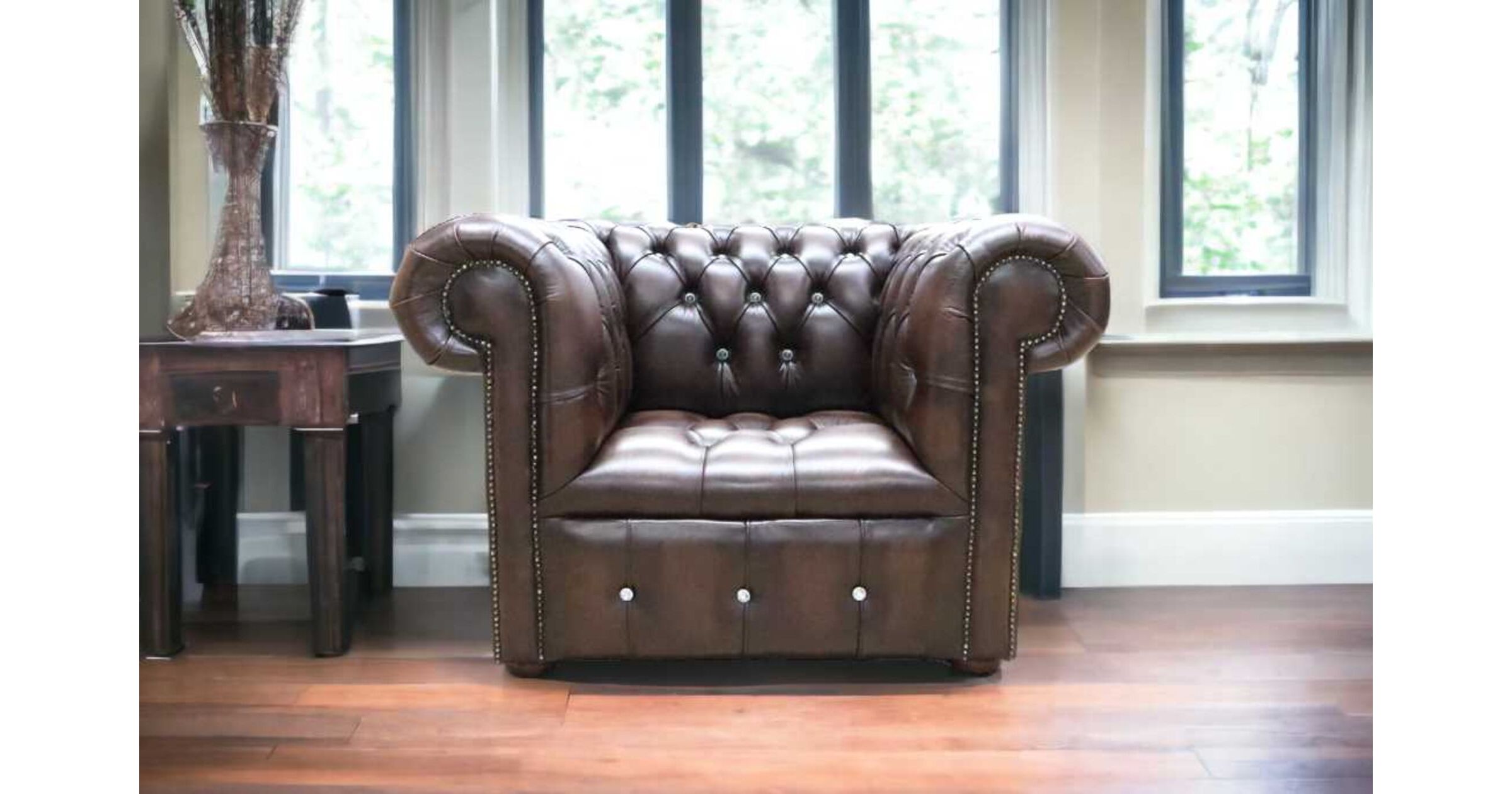 Brown leather Chesterfield armchair | DesignerSofas4U