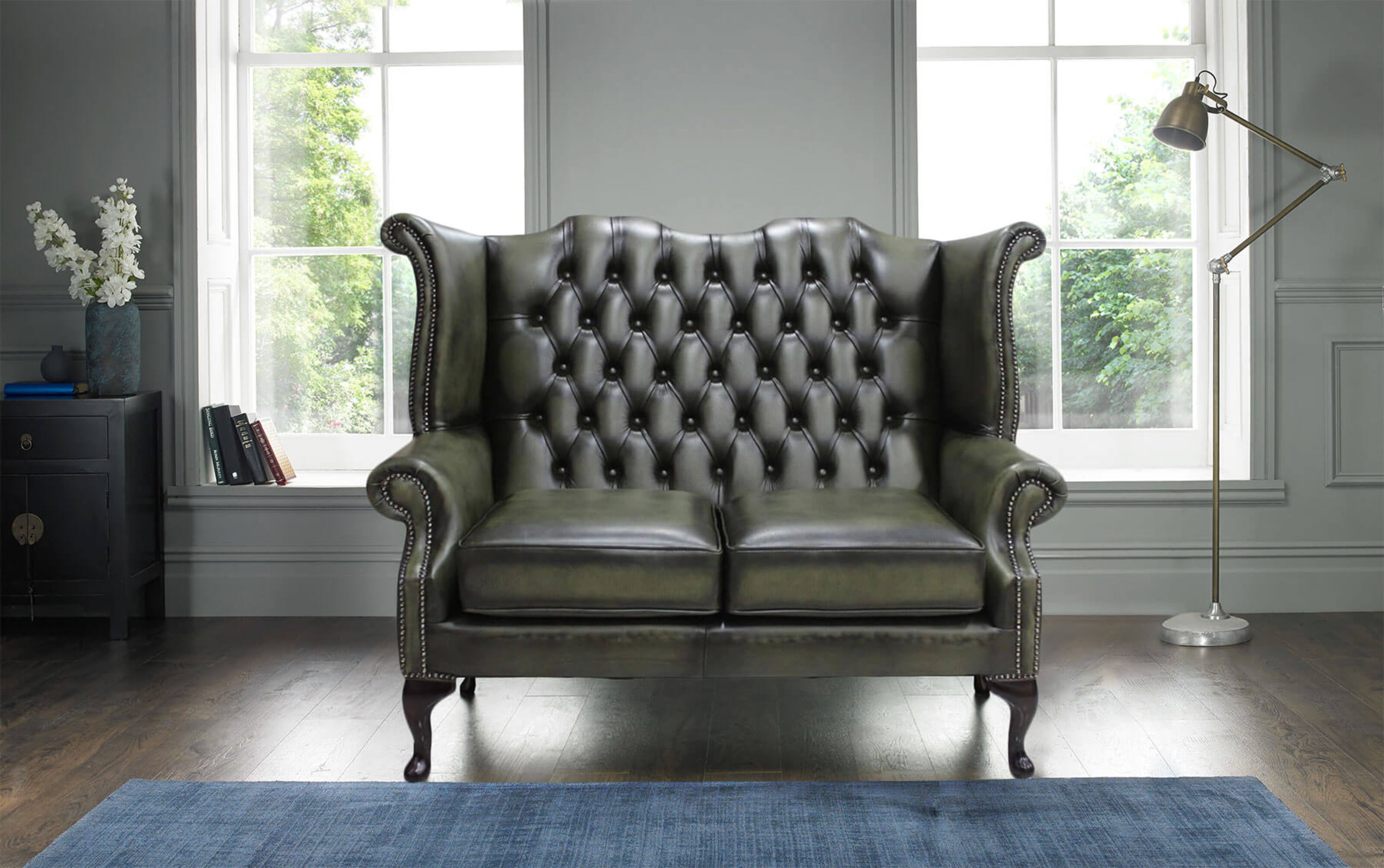 High back deals chesterfield style sofa