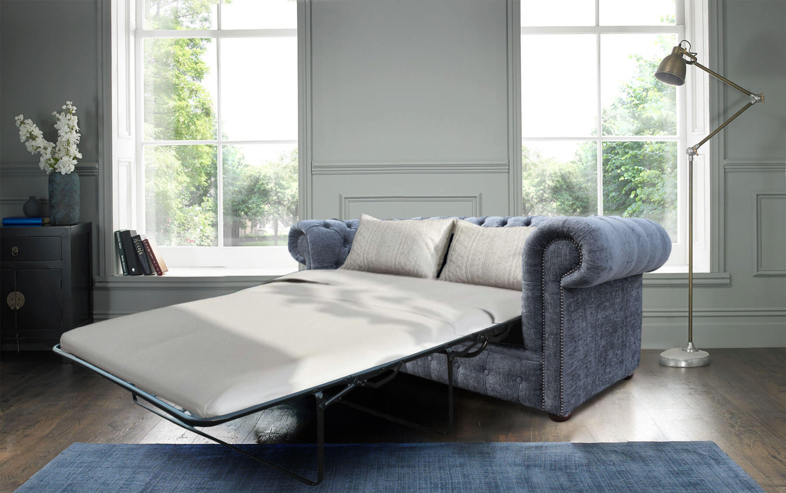 Gray pull deals out sofa bed