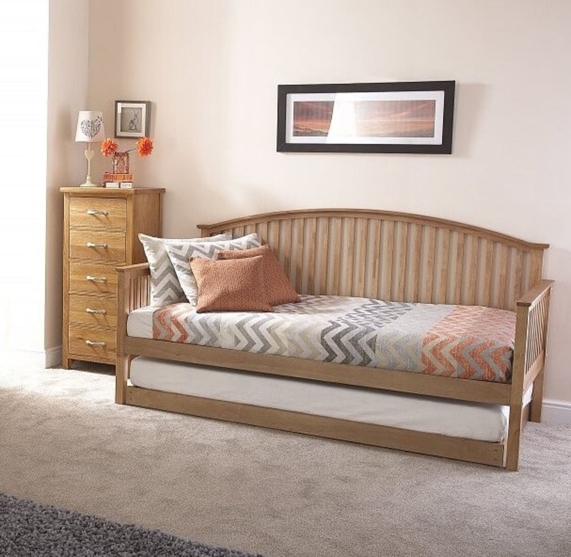 Couch style daybed 2024 with trundle